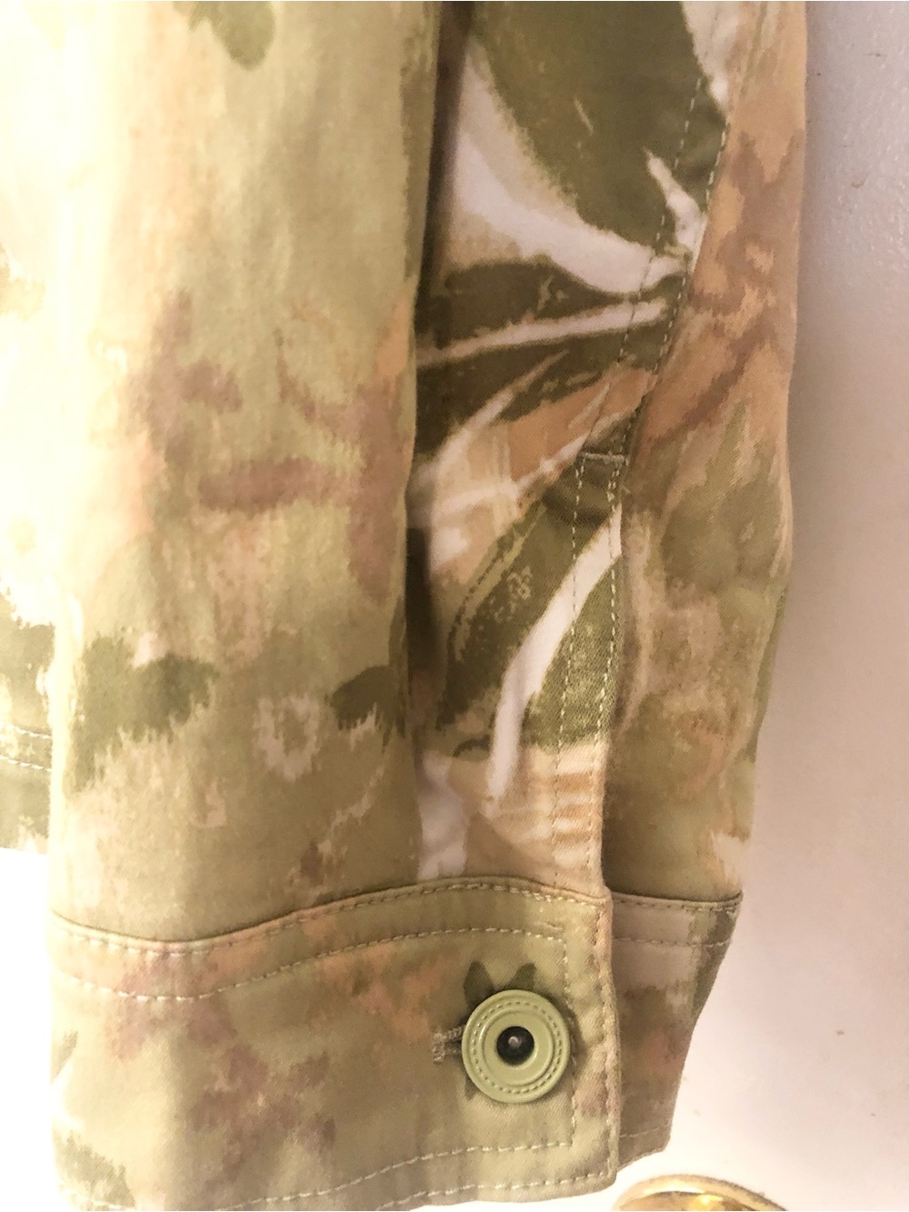 Denim&Co Floral Camouflage Jean Jacket in Olive Green & Beige - Picture 13 of 14